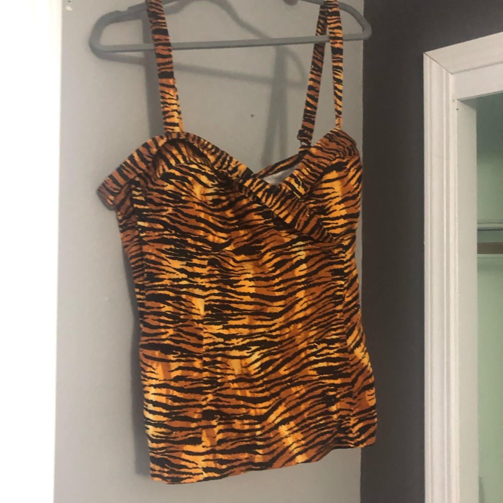 The Varla Top Tiger Sateen 4x Pinup Girl